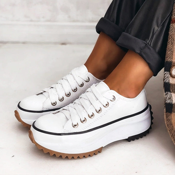 Cassy | Pain Relieving Sneakers