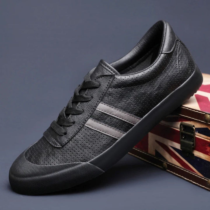 Ezra Noir Urban Sneakers