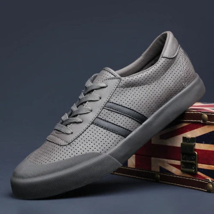 Ezra Noir Urban Sneakers